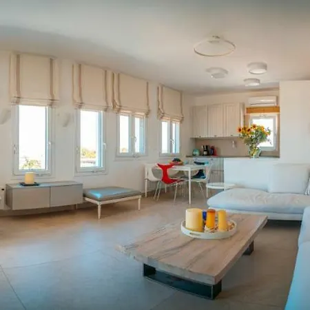 Cocos Villa *